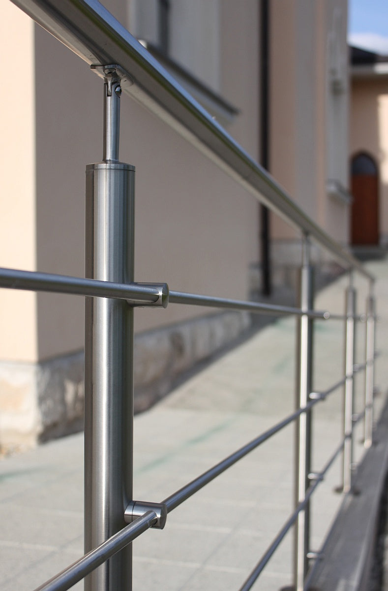 Adjustable handrail bracket