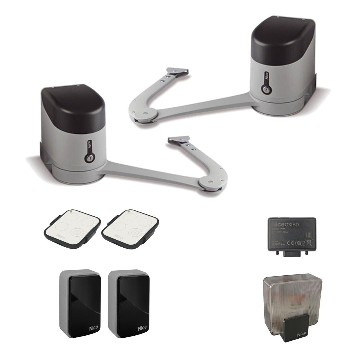 Nice hinged drive for a double-leaf gate, set with photocells