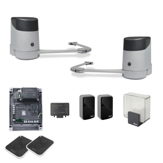 Nice hinged drive for a double-leaf gate, set with photocells